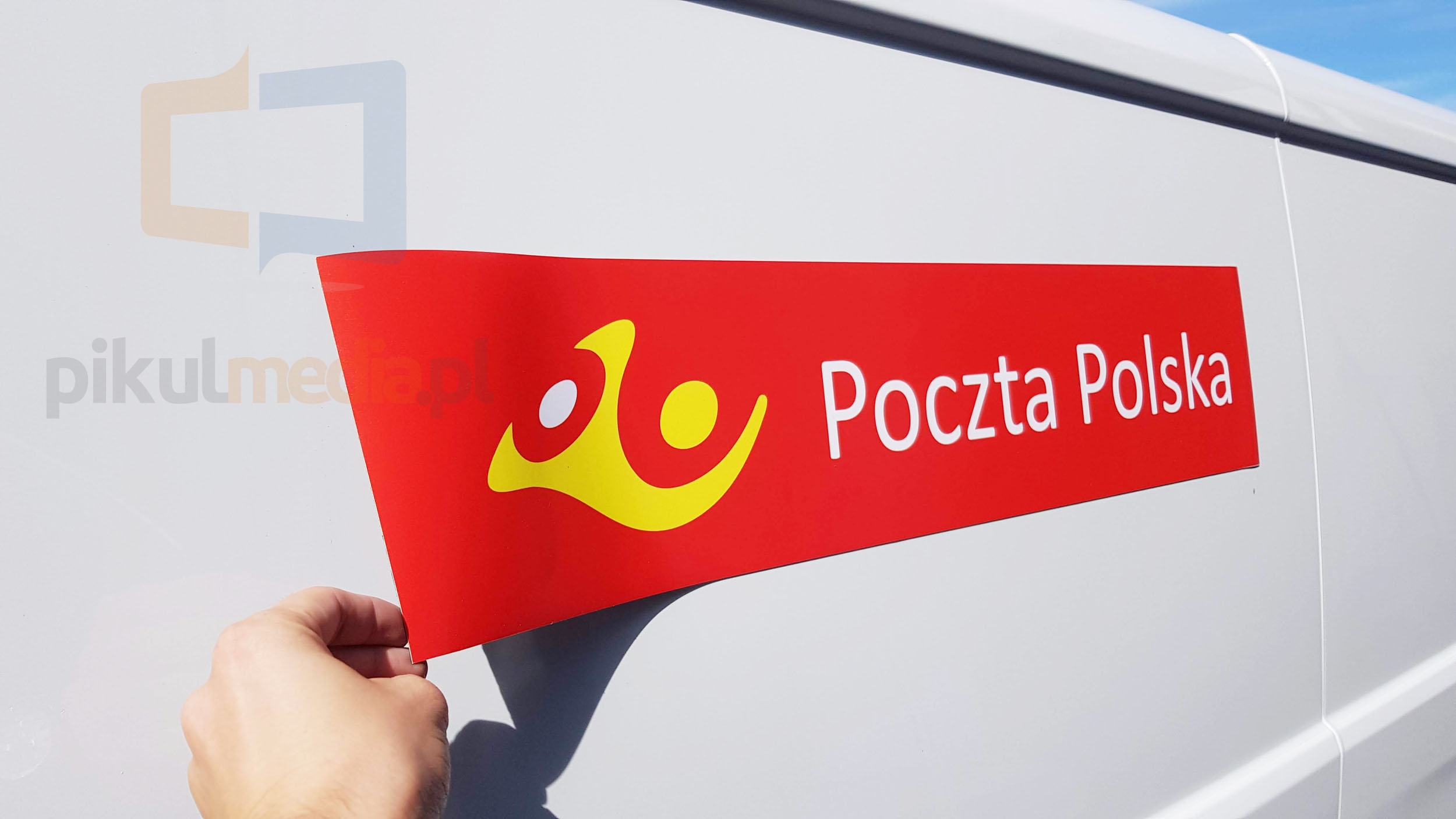 oznakowanie samochodu poczty polskiej