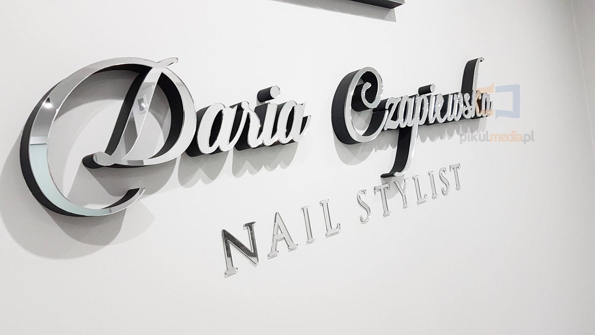 logo na ścianę nail stylist